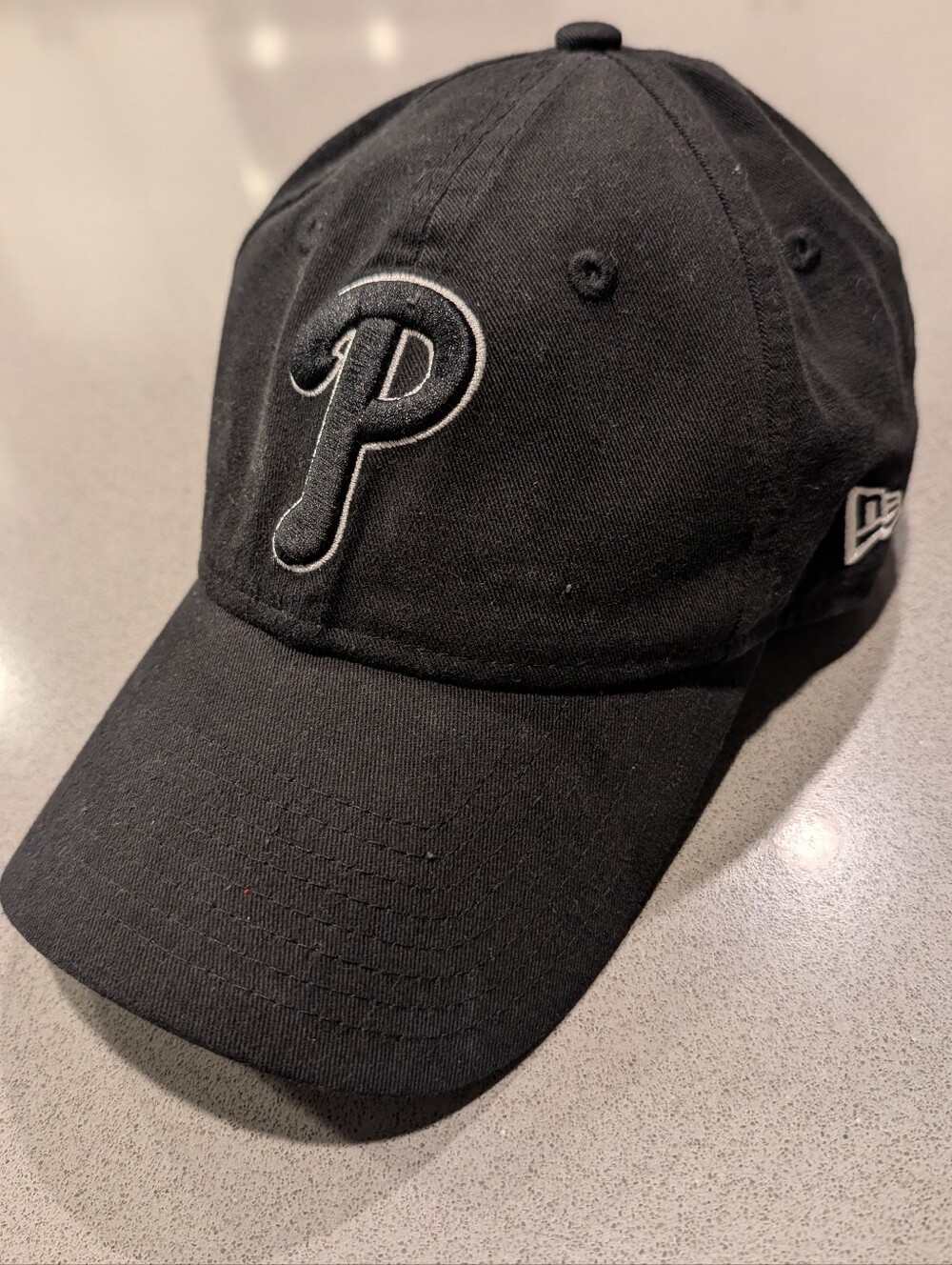 New Era Philadelphia Phillies Black 'P' Embroidered Baseball Cap